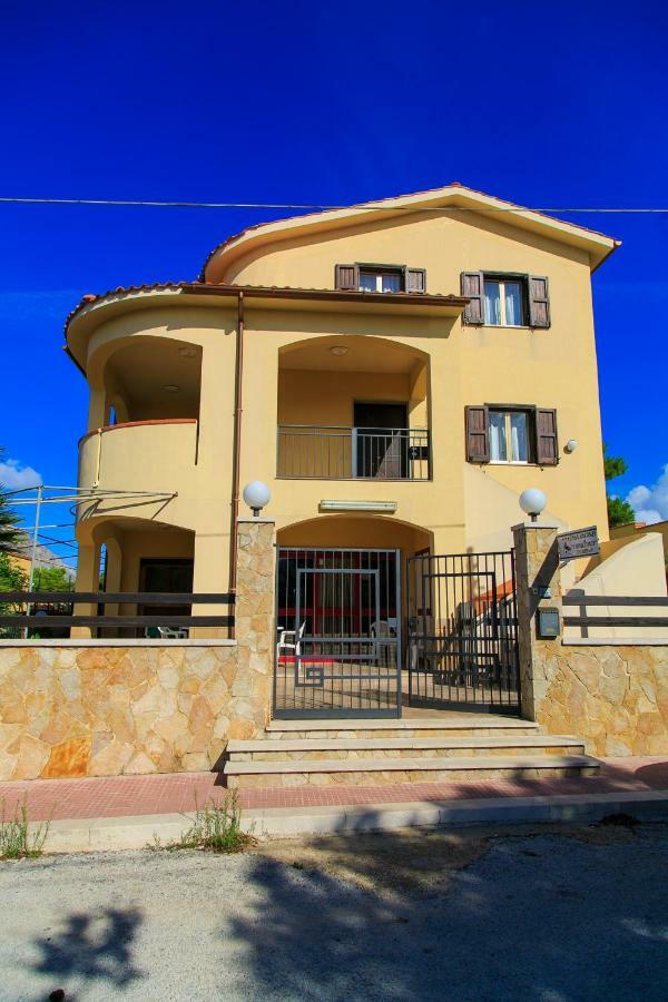 Casa Vacanze L'Orizzonte Aparthotel Valderice Exterior photo